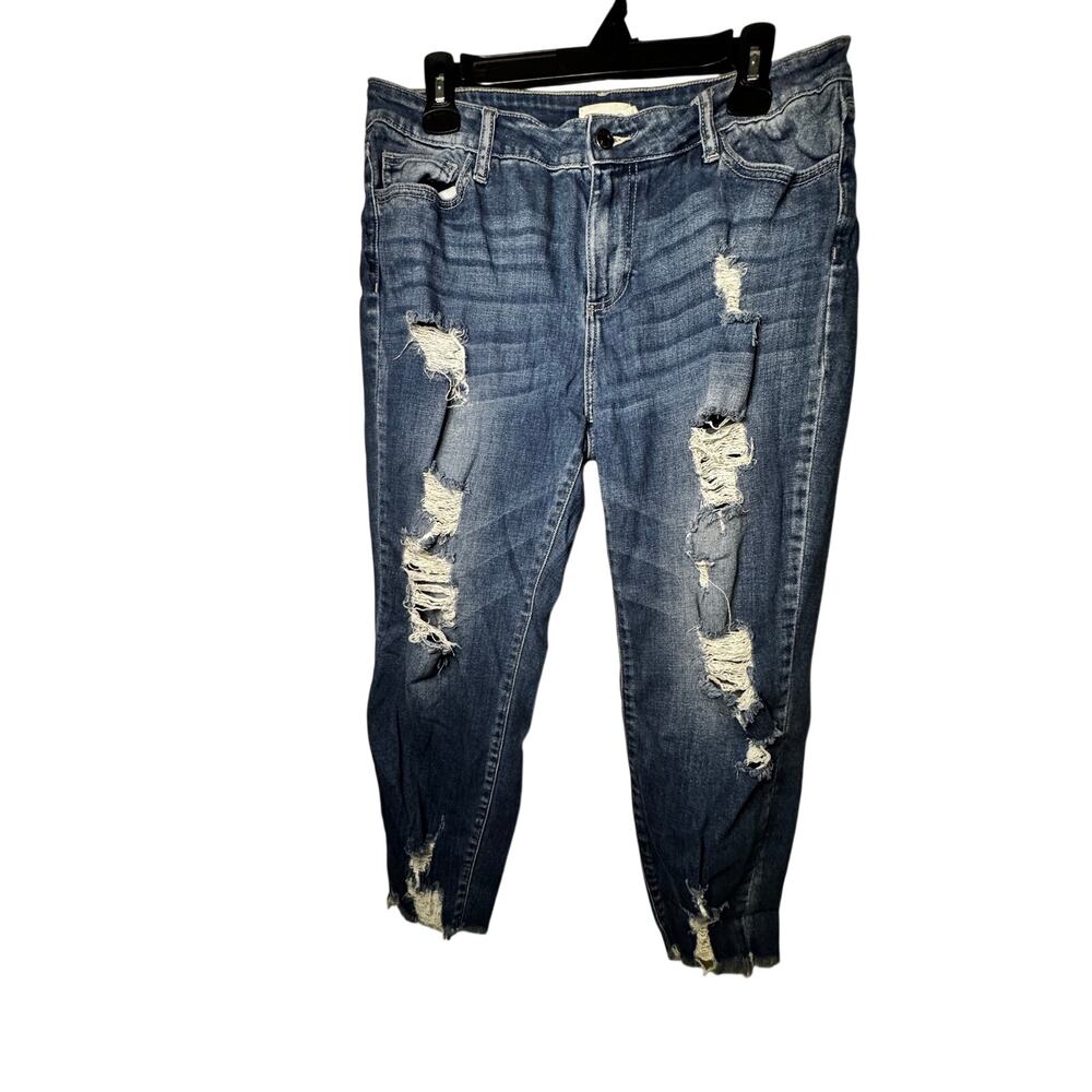 5/$25 EUC Cello Distressed Jeans Size 13